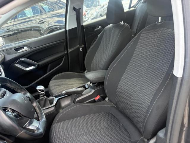 Peugeot 308 image 1