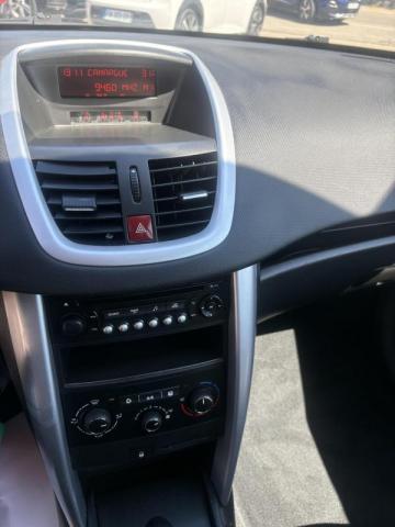 Peugeot 207 image 2