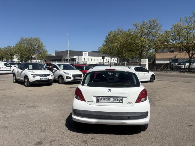 Peugeot 207 image 8