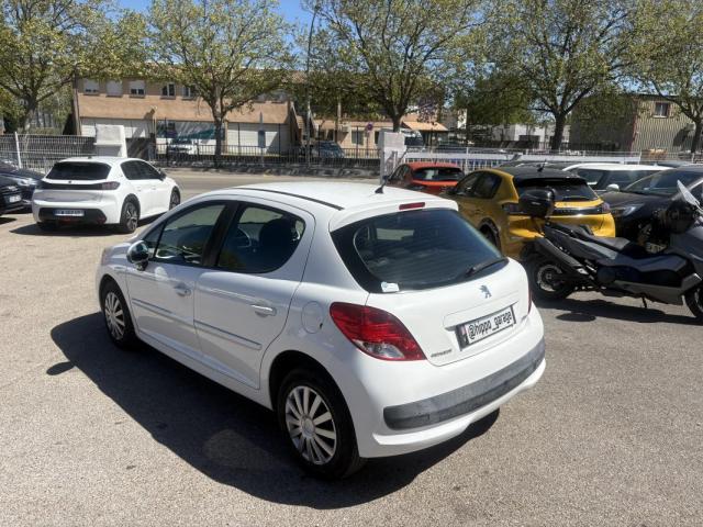 Peugeot 207 image 1