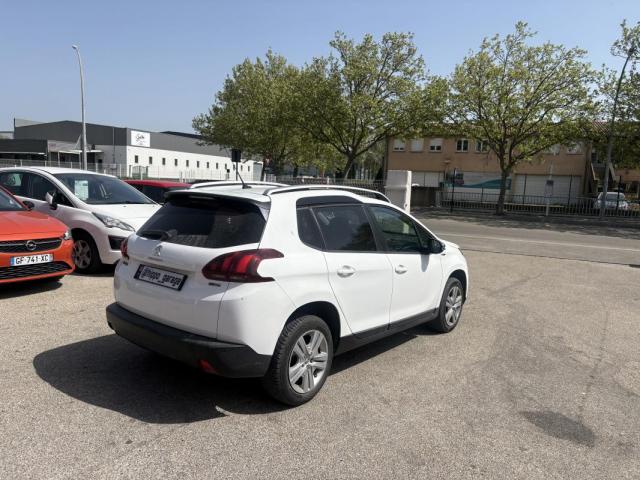 Peugeot 2008 image 8