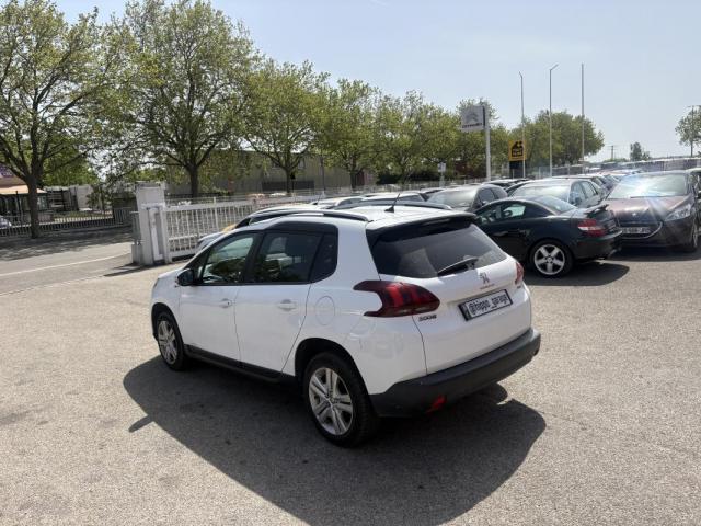 Peugeot 2008 image 2