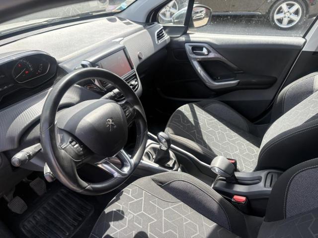 Peugeot 2008 image 1