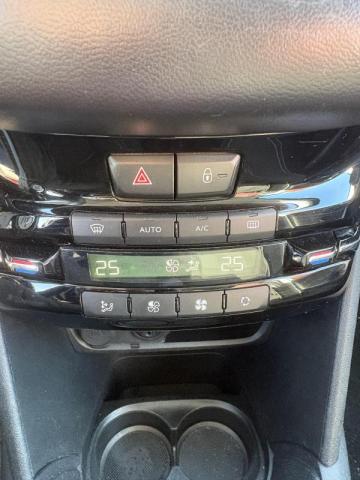Peugeot 208 image 8