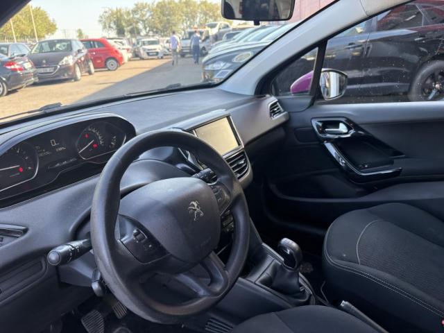 Peugeot 208 image 6