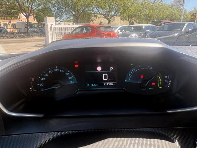 Peugeot 2008 image 9