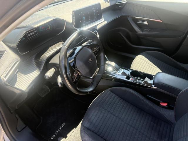 Peugeot 2008 image 1