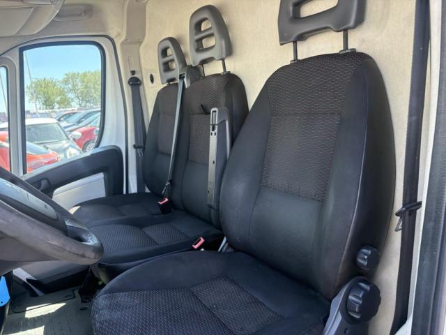 Peugeot Boxer image 2