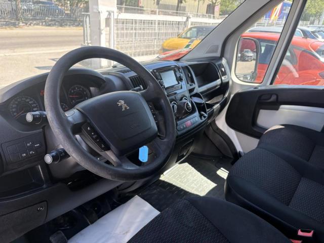 Peugeot Boxer image 1