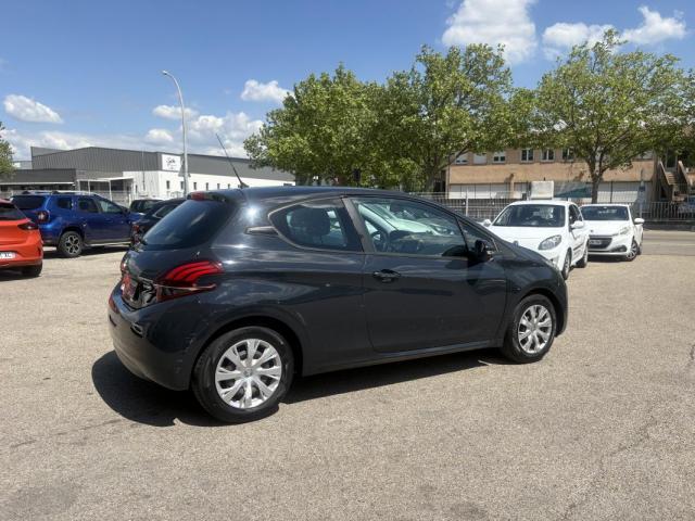 Peugeot 208 image 4