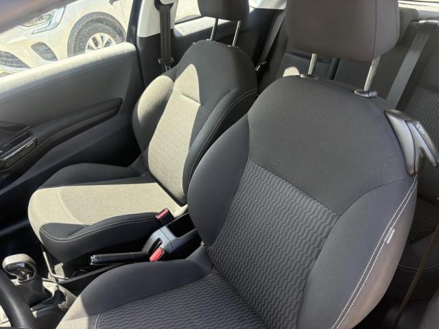Peugeot 208 image 3