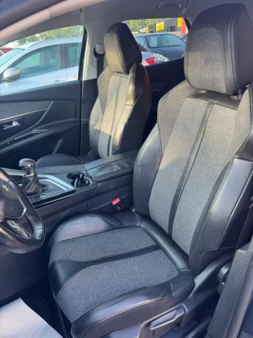 Peugeot 3008 image 2