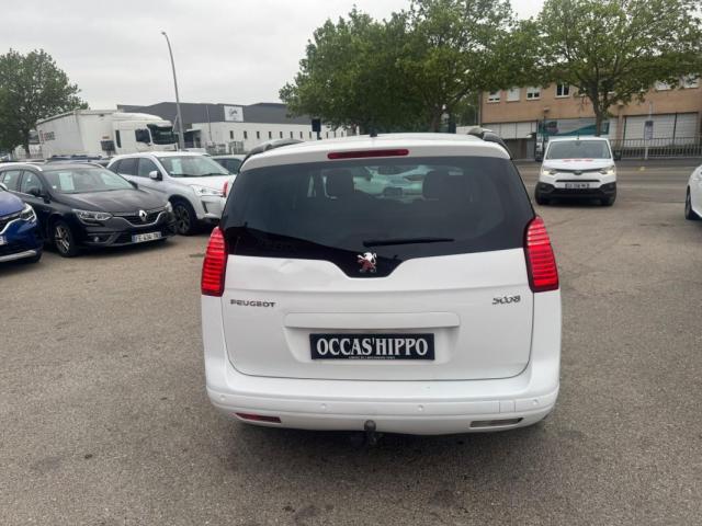 Peugeot 5008 image 1