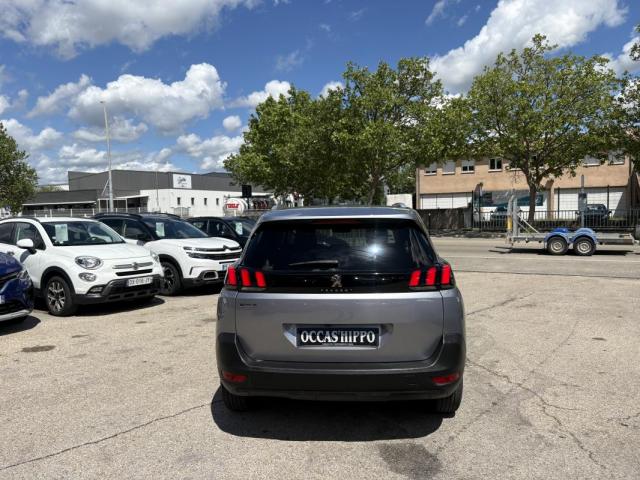 Peugeot 5008 image 3