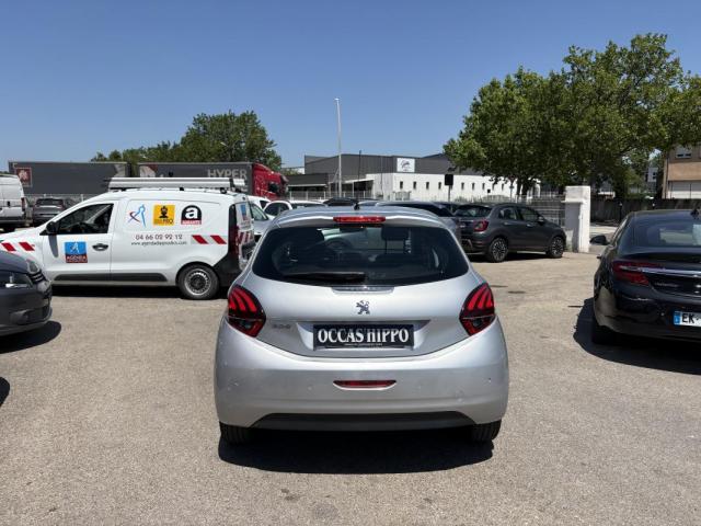 Peugeot 208 image 2