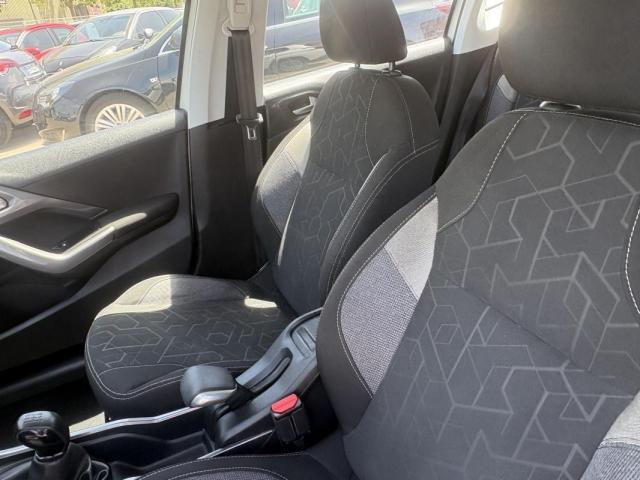 Peugeot 2008 image 6