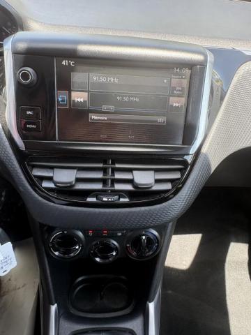 Peugeot 2008 image 2