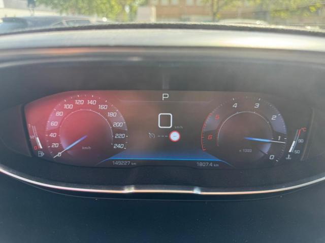 Peugeot 5008 image 2