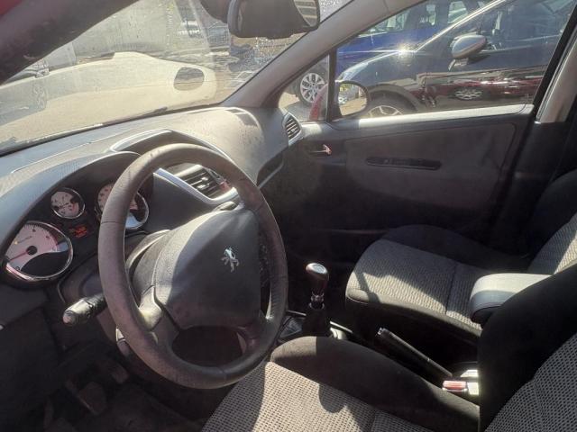 Peugeot 207 image 6