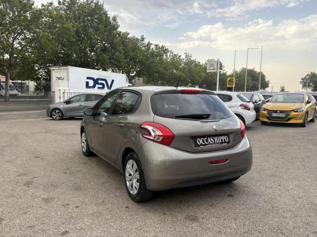 Peugeot 208 image 1