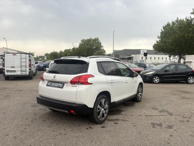 Peugeot 2008 image 2
