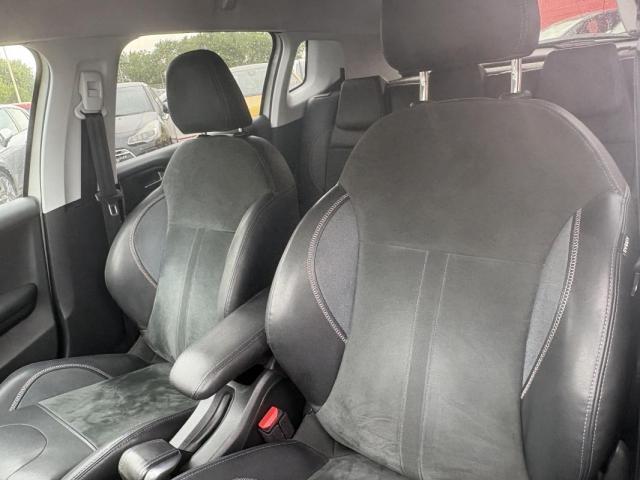 Peugeot 2008 image 8