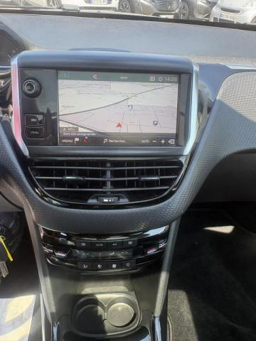 Peugeot 2008 image 2