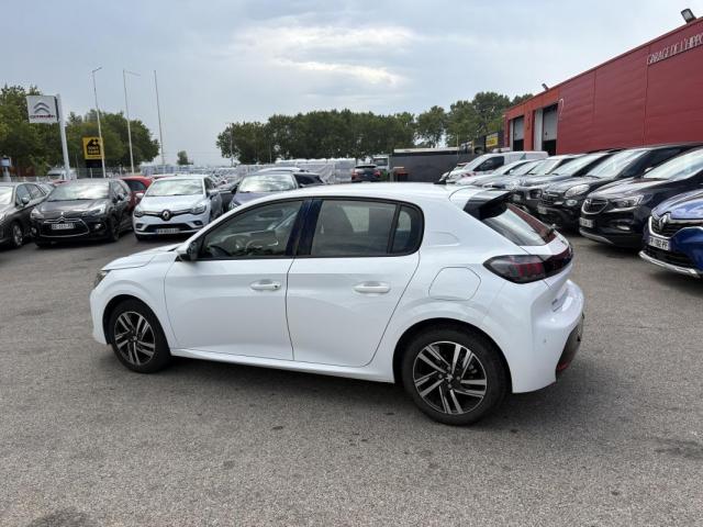 Peugeot 208 image 8