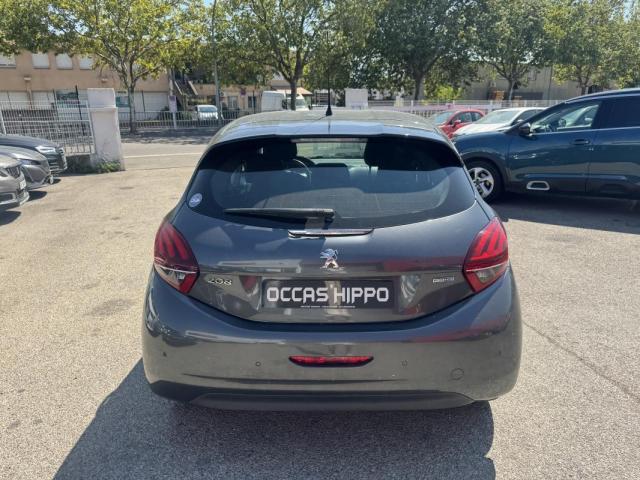 Peugeot 208 image 2