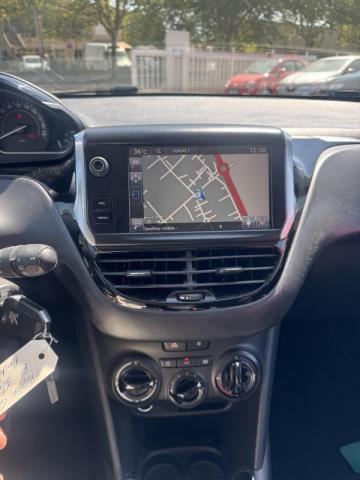 Peugeot 208 image 3