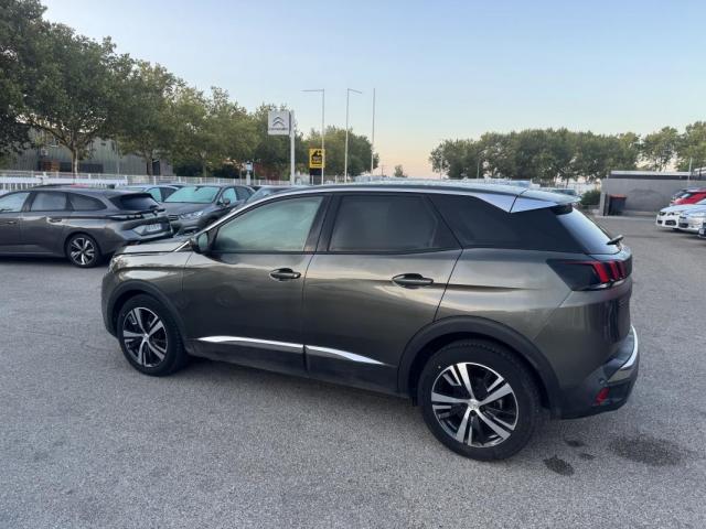 Peugeot 3008 image 2