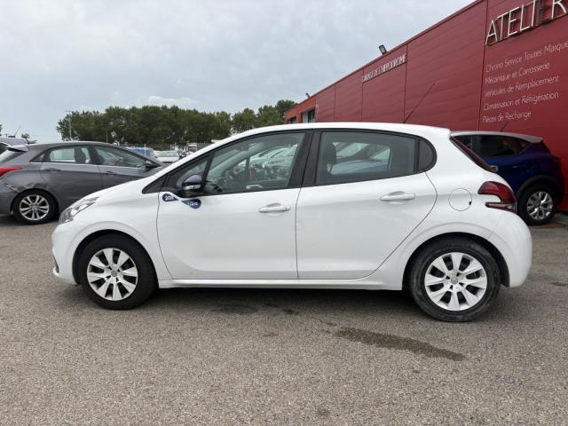 Peugeot 208 image 6