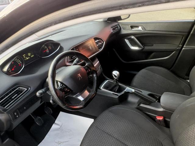 Peugeot 308 image 2