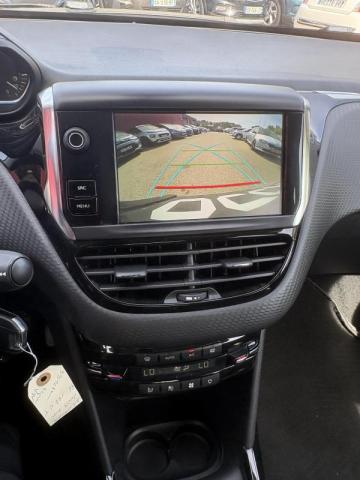 Peugeot 2008 image 2