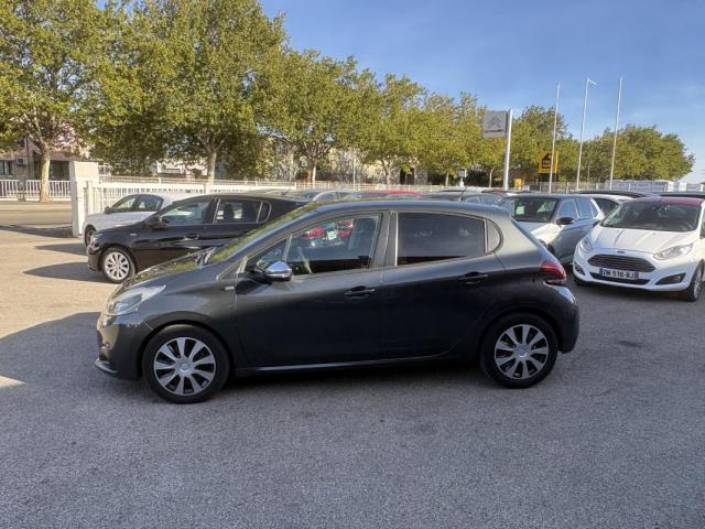 Peugeot 208 image 2