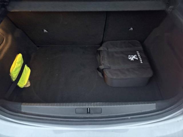 Peugeot 208 image 6