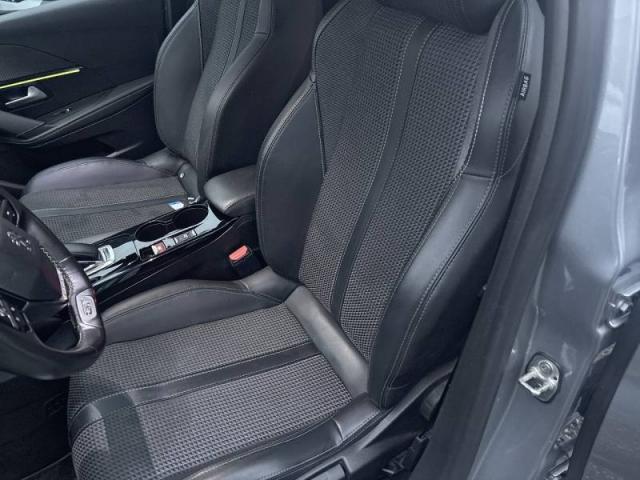 Peugeot 208 image 9