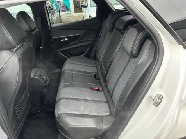 Peugeot 3008 image 3