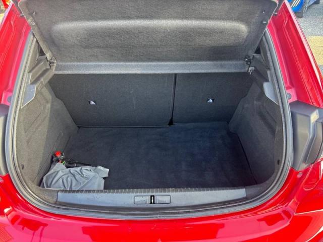 Peugeot 208 image 2