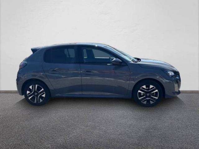 Peugeot 208 image 8