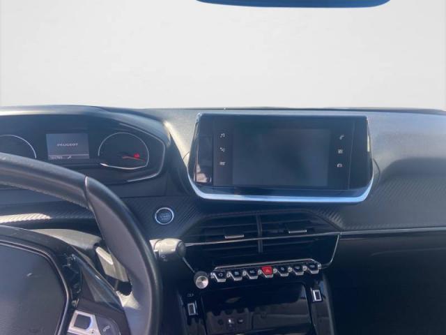 Peugeot 2008 image 2
