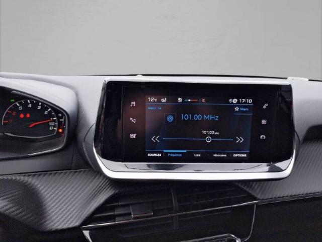 Peugeot 208 image 6