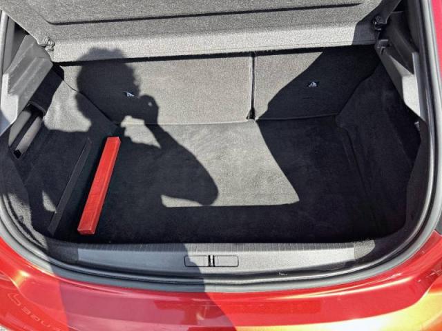 Peugeot 208 image 6