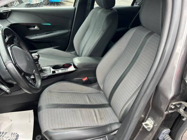 Peugeot 208 image 6