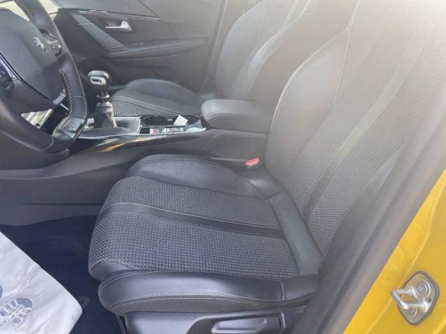 Peugeot 208 image 3