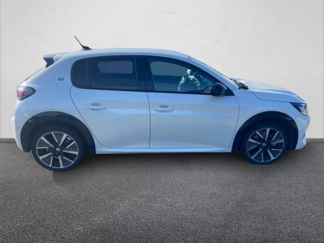 Peugeot 208 image 9