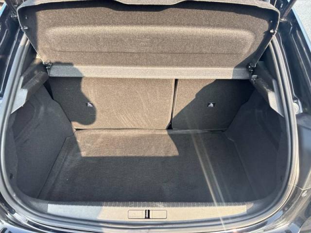 Peugeot 208 image 9