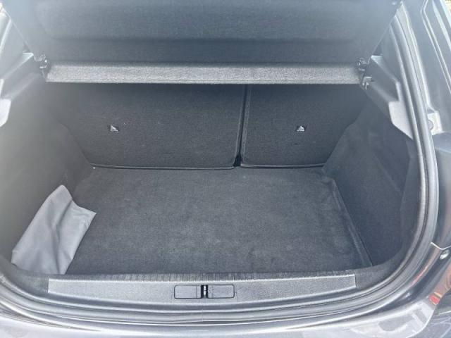 Peugeot 208 image 2