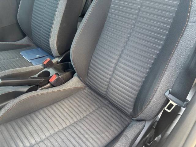 Peugeot 208 image 8