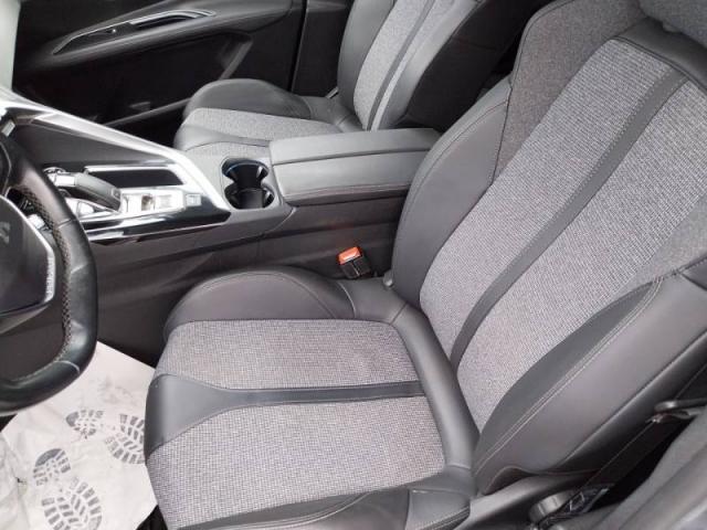 Peugeot 3008 image 6